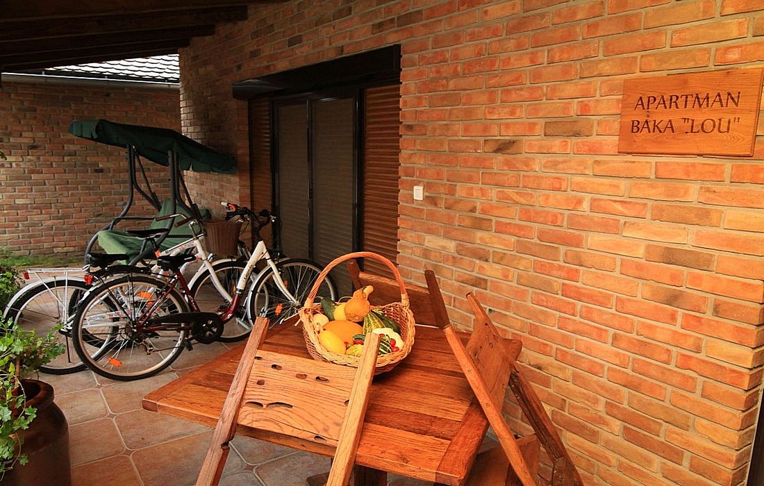 Own terrace with sitting furniture, Didin Konak